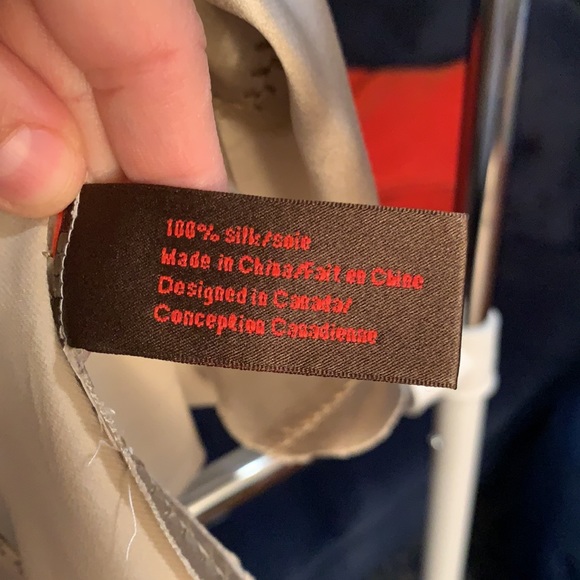 Danier 100% Silk Top - Picture 5 of 6